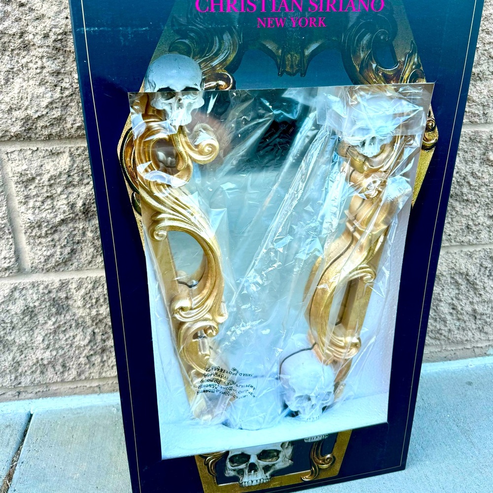 Christian Siriano 3D SKULLS COFFIN SHAPE MIRROR RARE gothic Halloween Viral NEW!